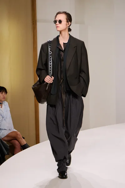 Look 29